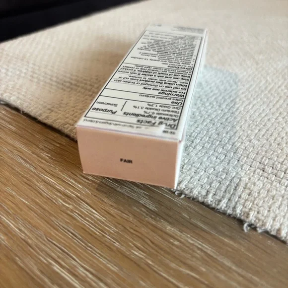 NIB Halo Healthy Glow Primer Infused Tinted Moisturizer SPF 25 in Color- Fair - Picture 4 of 5